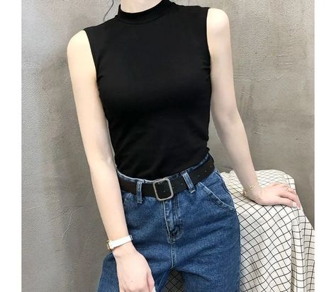 Jeans Korean, Plain Tank Tops, Y2k T Shirt, Top And Jeans, Sleeveless Tee, Black Women Fashion, White Sleeveless, Sleeveless Tank Top, High Neckline