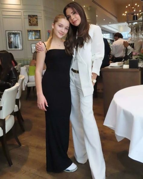 Victoria and Harper Beckham Had the Cutest Coordinating Mother-Daughter Fashion Moment Harper Beckham Style, Vogue Event, Harper Beckham, Victoria And David, Getting A Perm, Mother Daughter Fashion, David And Victoria Beckham, Straight Blonde Hair, Mum Fashion