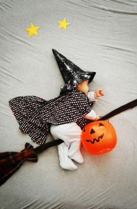 Diy Baby Halloween Costumes, Fall Baby Photos, Alexander Yakovlev, Fall Baby Pictures, Baby Halloween Costume, Newborn Halloween Costumes, Newborn Halloween, Baby's First Step, Baby First Halloween