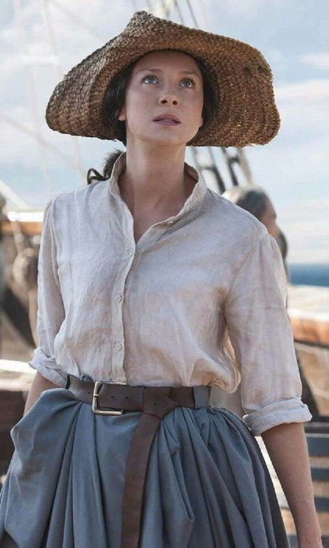 Clair Fraser, Farm Dresses, Outlander Style, Catriona Balfe, Outlander Costumes, Outlander Tv Series, Outlander Book, Claire Fraser, Outlander Jamie