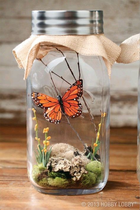 Mason Jar Garden, Deco Champetre, Mason Jar Projects, Fairy Jars, Jar Art, Diy Jar Crafts, Mason Jar Crafts Diy, Orange Butterfly, Butterfly Crafts