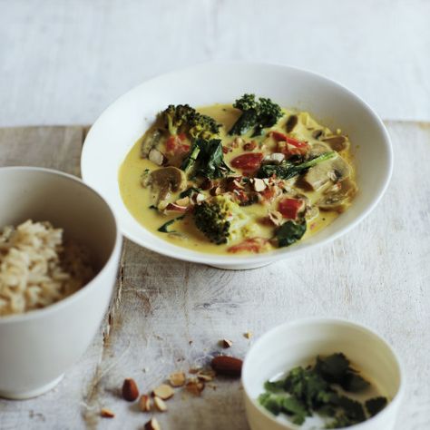 Mushroom, Broccoli and Coconut Curry Coconut Curry Recipe, Coconut Curry Recipes, Mushroom Broccoli, Mushroom Curry, Red Magazine, Baked Mushrooms, Vegetarian Curry, Superfood Recipes, Vegetarian Soup