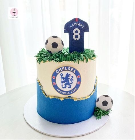 Chelsea Themed Birthday Cake, Football Cakes For Men, Chelsea Cakes For Men, Chelsea Cake Ideas, Football Cake Ideas For Men, Champions League Cake, Chelsea Football Cake, Football Theme Cake, Tarta Real Madrid