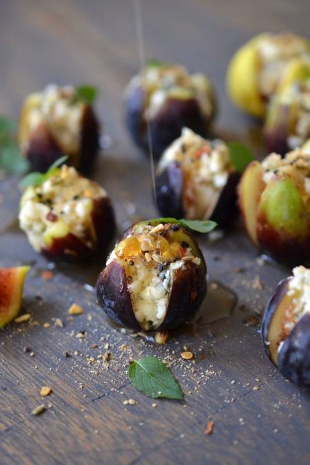 Blue Cheese Stuffed Figs - Glory Kitchen www.glorykitchen.com Blue Cheese Appetizers, Figs Blue Cheese, Stuffed Figs, Healthy Autumn, Appetizer Sandwiches, Making Bread, Fall Recipes Healthy, Fig Recipes, Thanksgiving Meal