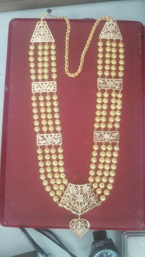 Huda gold work.proddatur 7997609979 Chandan Haar Jewellery Gold, Big Earrings Gold, Pretty Gold Necklaces, Acrylic Monogram, Gold Earrings For Kids, Bridal Jewellery Inspiration, Indian Wedding Jewelry Sets, Long Haram, Black Beads Mangalsutra Design