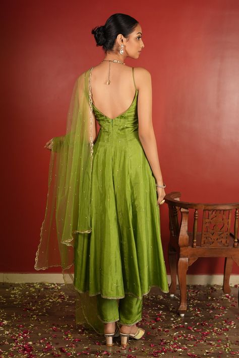 Buy Green Upada Silk Hand Embroidered Zardozi Deep Round Neck Panelled Anarkali Set For Women by Enamour By Radha Online at Aza Fashions. Stylish Party Wear Indian Dresses, Designer Suits For Women Indian, Backyard California, Suits For Women Indian, Indian Bridesmaid Dresses, Desi Outfits, Green Silk Dresses, Simple Kurti Designs, Traditional Indian Dress