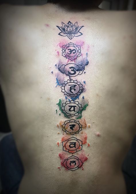 Chakra water color 7 Chakras Tattoo, Chakras Tattoo, Buddhism Tattoo, Beautiful Back Tattoos, Tattoo On Neck, Tato Paha, Flower Spine Tattoos, Tato Dada, Tato Dengan Makna