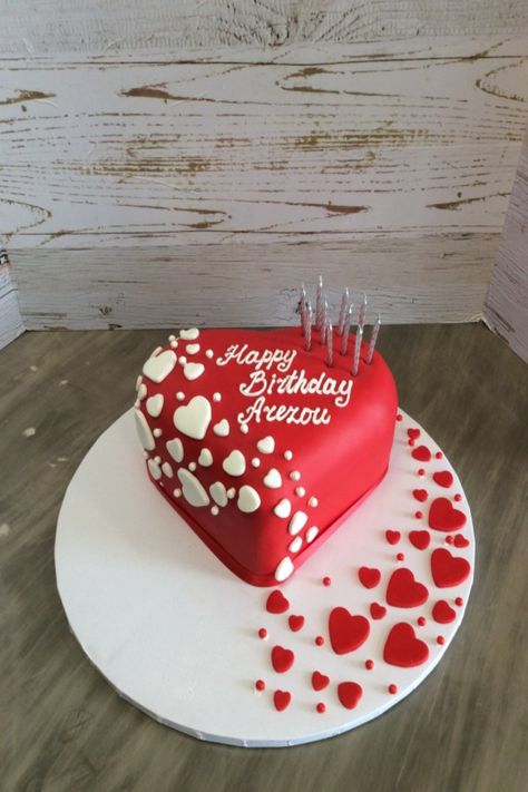 Shaped Birthday Cake, Heart Shaped Birthday Cake, Heart Cake Design, Cake For Men, Birthday Cake Write Name, Heart Birthday Cake, Modern Birthday Cakes, Birthday Cake Writing, Cake For Boyfriend