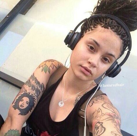 Kehlani throwback to the braids Kehlani Selfies, Kehlani Parrish, Kehlani, Savage X Fenty, Polynesian Tattoo, Selfies, Cross Necklace, Braids, Tattoos