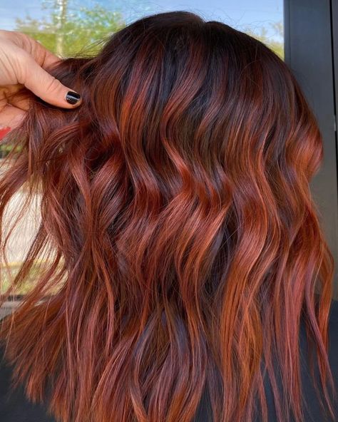 Dark Hair with Copper Red Highlights Dark Hair With Copper, Copper Red Highlights, Pinkish Brown Hair, Vivid Highlights, Light Red Hair, Copper Hair Dark, Light Auburn Hair, Red Hair Looks, Red Copper Hair Color