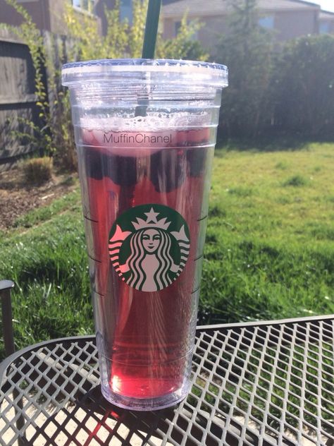 Starbucks Very Berry Hibiscus, Floral Desserts, Refresher At Home, Hibiscus Refresher, Very Berry Hibiscus Refresher, Wedding Catering Menu, Berry Hibiscus, Diy Garden Table, Floral Dessert