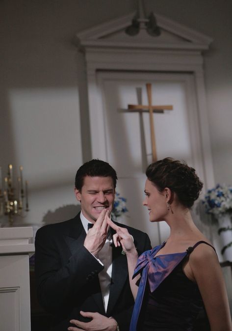 Bones Booth And Brennan, Bones Series, Seeley Booth, Bones Tv Series, Booth And Bones, Booth And Brennan, Bones Show, Bones Tv Show, Army Couple