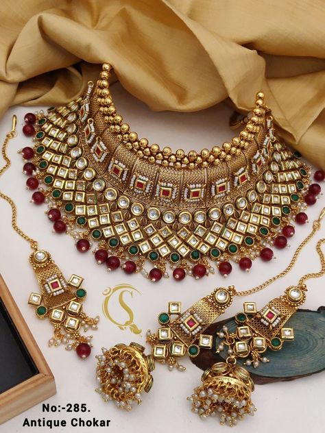 To buy this dm or whatsapp @ +91 93358 35609 #choker #goldantiquechoker #antiquebridalchoker Full Bridal Jewellery Set, Gold Necklace Price, Jewelry Box Design, Bridal Jewelry Sets Brides, Wedding Jewelry Sets Bridal Jewellery, Wedding Jewelery, Indian Choker Necklace, Kundan Jewellery Bridal, Indian Wedding Jewelry Sets