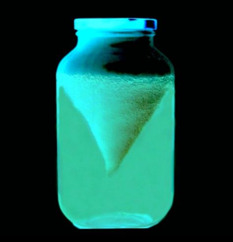 AMAZING SCIENCE: Make a glowing tornado in a jar! Tornado Experiment, Tornado In A Jar, Tornado In A Bottle, Toddler Science, Experiment For Kids, Storm Chaser, Science Experiments For Preschoolers, Chicken And Shrimp Pasta, Night Snacks