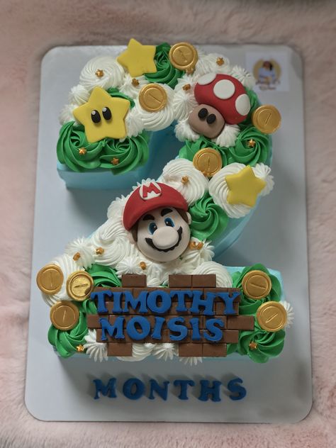 Super Mario Pull Apart Cupcake Cake, Mario Number Cake, Mario Pull Apart Cupcakes, Mario Cupcake Cake, Luigi Birthday Cake, Mario And Luigi Cake, Number 4 Cake, Cake Mario, Luigi Cake