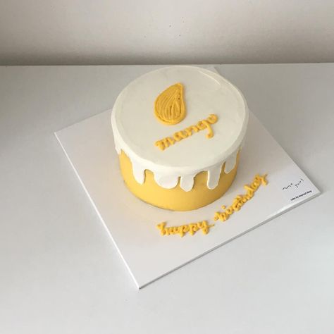 Korean Cake, Pastel Cakes, Simple Cake Designs, Simple Birthday Cake, Pretty Birthday Cakes, Cute Birthday Cakes, Little Cakes, Just Cakes, Cute Desserts