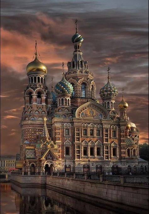 European Art on Twitter: "Church of the Savior on Spilled Blood (Церковь Спаса на Крови), Saint Petersburg, Russia. https://t.co/wJ7SKYwLxK" / Twitter Architecture Cool, Arsitektur Masjid, Russian Architecture, Castle Aesthetic, St Petersburg Russia, Famous Landmarks, Petersburg Russia, Place Of Worship, Alam Yang Indah