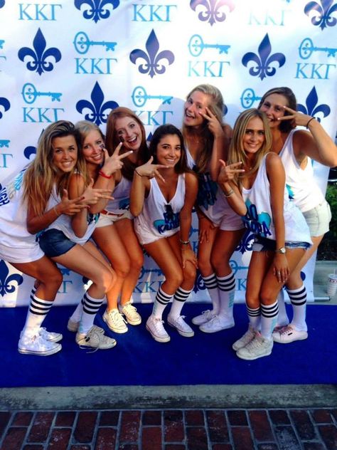 Kappa Kappa Gamma at University of Southern California #KappaKappaGamma #KKG #Kappa #BidDay #sorority #USC Usc Sorority, College Sorority, Founders Day, Kappa Kappa Gamma, Delta Gamma, Sorority Girl, Usc Trojans, University Of Southern California, Sorority Life