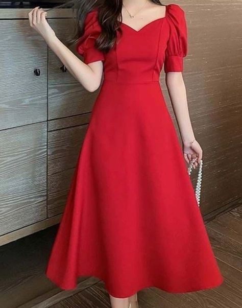 Simple Frock Design, Long Gown Design, Simple Frocks, Casual Frocks, Simple Gowns, Frock For Women, Elegant Dresses Classy, Long Frocks, Fashion Enthusiast