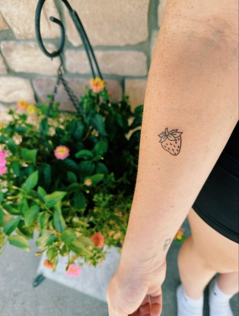 Mini Strawberry Tattoo, Tiny Strawberry Tattoo, Strawberry Tattoo Small, Small Strawberry Tattoo, Strawberry Tattoo Minimalist, Tattoo Strawberry, Berry Tattoo, Tropical Flower Tattoos, Rare Tattoos