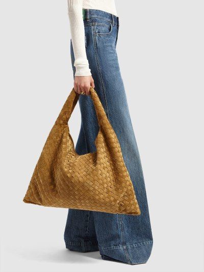 Large hop suede shoulder bag - Bottega Veneta - Women | Luisaviaroma Bottega Bag, Magnetic Closure, Shoulder Bag Women, Bottega Veneta, Leather Shoulder Bag, Bags Women, Spring Fashion, Zip Pockets, Shoulder Bag