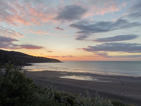 Hsc Art, Raglan New Zealand, Blue Butterfly Wallpaper, New Zealand Landscape, Art Major, Birthday Trip, City Background, Golden Birthday, Coastal Grandma