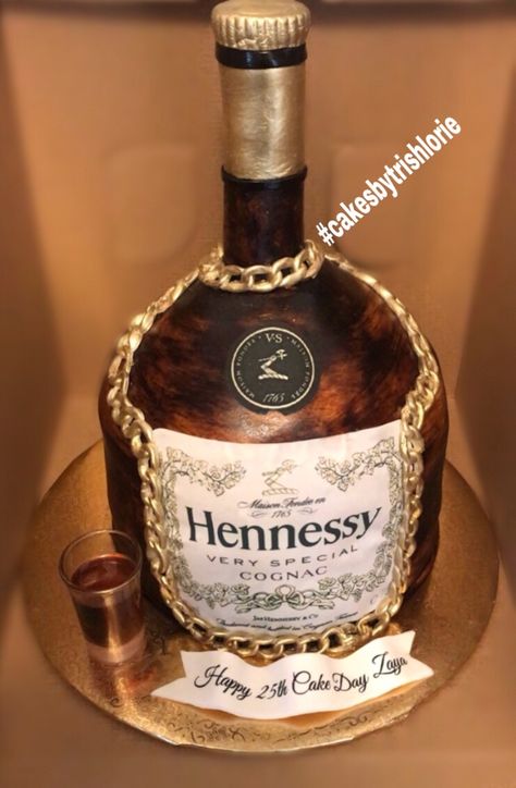 Hennessy Bottle Cake Henny Cake Birthday Men, Hennessey Cake For Men, Hennesy Cake For Him, Hennessy Cake For Him, Hennessy Birthday Cake, Hennessey Cake, Hennessy Party, Polo Cake, Hennessy Cake