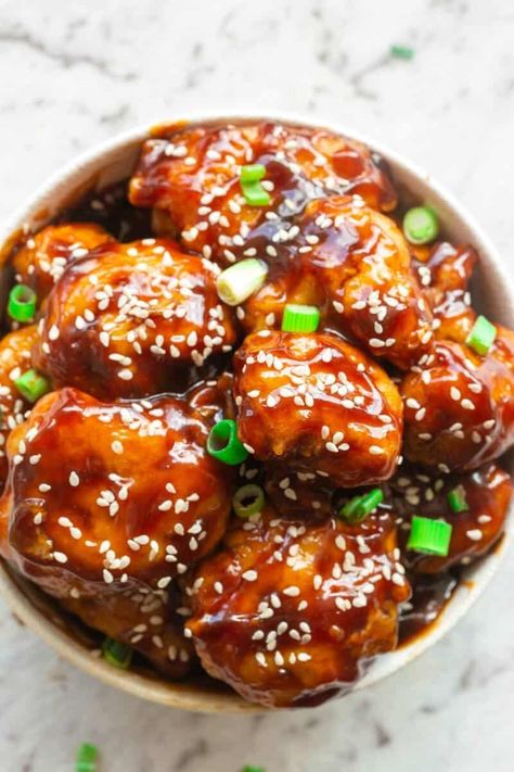 Sesame Cauliflower, Sticky Sesame Cauliflower, Sticky Sauce, Cauliflower Dishes, Better Than Takeout, Meat Free Recipes, Canker Sore, Vegan Cauliflower, Cauliflower Bites