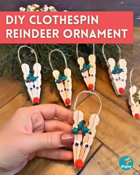 Make the cutest Christmas ornament for your Christmas tree using wooden clothespins! Find the instructions here. Clothespin Reindeer, Reindeer Clothespin, Clothes Pin Ornaments, Clothespin Crafts Christmas, Crochet Bear Hat, Clothespin Diy Crafts, Clothespins Diy, Wooden Clothespin Crafts, Diy Joy