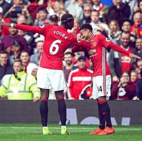 Pogba & Lingard. Football Legends, Paul Pogba, Fa Cup, Old Trafford, Europa League, Link Up, Manchester United, Ronaldo, Manchester