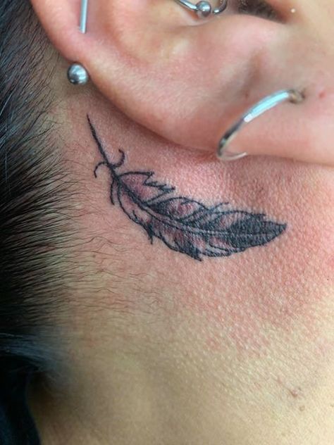 Behind The Ear Tattoo Ideas Western, Western Behind Ear Tattoo, Feather Tattoos Behind Ear, Feather Behind Ear Tattoo, Feather Tattoo Behind Ear, Feather Tat, Eagle Feather Tattoos, Band Tattoo Designs, Western Tattoos