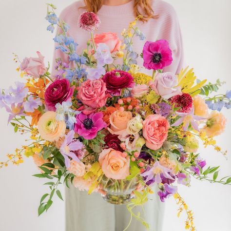 Garden Arrangement, Wildflower Wedding Theme, Colorful Bridal Bouquet, Colorful Wedding Bouquet, Bright Wedding Flowers, Bright Wedding, Colorful Bouquet, Wedding 2025, Wildflower Wedding