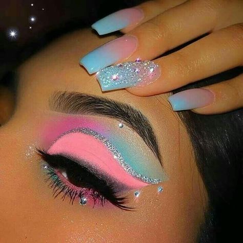 Siga nosso Instagram -> @benditamaquiagem_. Makeup Cantik, Mekap Mata, Lagoona Blue, Smink Inspiration, Work Flow, Her Nails, Eye Makeup Designs, Makijaż Smokey Eye, Colorful Eye Makeup