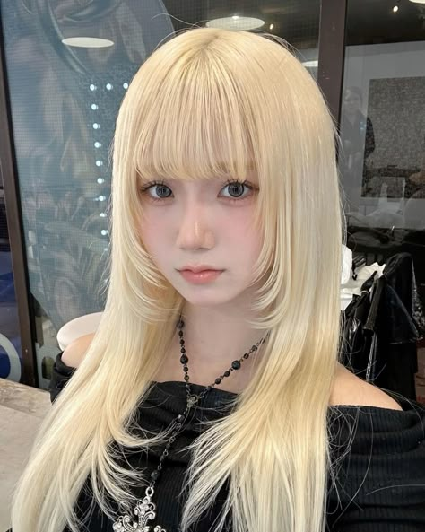 Blonde Hime Cut, Asian Hairstyle, Pretty Hair Cuts, Hime Cut, Haircut Inspo, Blonde Hair Girl, Colourful Hair, Kawaii Hairstyles, Pretty Hair Color