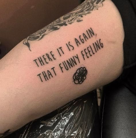 Listen Tattoo Ideas Writing, Feeling Tattoo, Messy Tattoo, Aesthetic Tattoo Ideas, Writing Tattoo, Tattoos To Cover Scars, Health Tattoo, Funky Tattoos, Funny Feeling