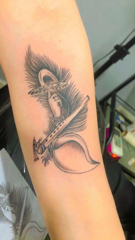 Mayur Pankh Tattoo, Flute Tattoo, Tattoo Ideas For Female, Lion Wallpaper Iphone, Krishna Tattoo, Om Design, Lioness Tattoo, Peacock Feather Tattoo, Om Tattoo