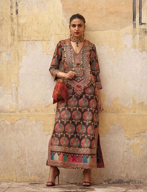 Sabyasachi Kurta, Nikkah Dress, Kurta Pant Set, Bridal Lehenga Collection, Indian Look, Salwar Kamiz, Salwar Kameez Designs, Dress Indian Style, Indian Designer Outfits