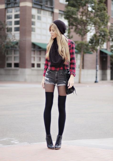 ♕ ‏ The Queen's Throne: Knee High Socks Thigh High Socks Outfit, Regular Outfits, High Socks Outfits, Weird Style, Look Grunge, Rocker Girl, Clothing Art, Sock Outfits, Knee Highs