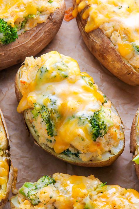 Baked Potato Dinner, Broccoli And Cheddar, Desserts Thanksgiving, Potato Dinner, Vegetarian Meal Prep, Resep Diet, Baked Vegetables, Twice Baked, Makanan Diet