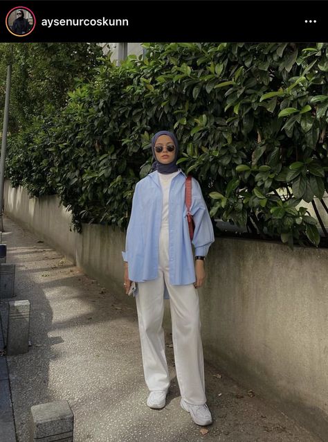 University Outfit With Hijab, University Outfit Ideas Summer Hijab, Oversized White Shirt Outfit Hijab, Blue White Outfit Hijab, Blue Striped Shirt Outfit Hijab, Blue Shirt Outfit Hijab, Sky Blue Shirt Outfit, Blue Style Outfit, University Outfit Ideas Summer