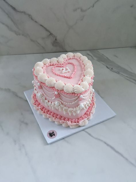 pink vintage heart cake with pearls and glitter “21” 21 Heart Cake, Heart Cake With Pearls, 2 Tier Heart Cake, Vintage Heart Cake Pink, Pink Pastel Cake, Pink Vintage Heart Cake, Purple And White Cake, Pink Glitter Cake, Pink Vintage Cake