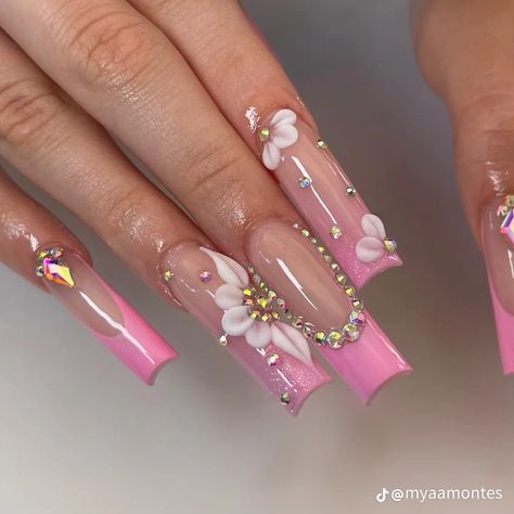 Coral Acrylic Nails, Gal Nails, Nail Inspo Pink, Nail Model, Acrylic Nail Designs Classy, Poppin Nails, Acrylic Nail Designs Coffin, Flower Acrylic, Long Acrylic Nail Designs