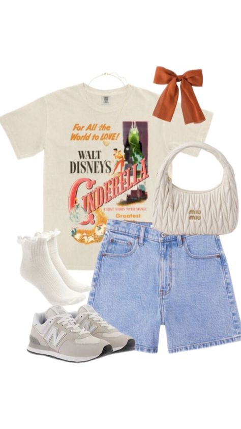 Disney Spring Outfits Women, It Girl Disney Outfit, Teen Girl Disney Outfits, Aesthetic Disney World Outfits, Aesthetic Disneyland Outfits, Girly Disney Outfits, Disney World Fall Outfits, Cinderella Disney Outfit, Orlando Florida Outfits