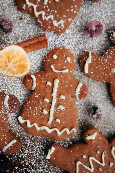 Fresh Ginger Cookies, Easy Gingerbread Men, Gingerbread Man Cookie Recipe, Gingerbread Men Cookies, Easy Gingerbread, Man Cookies, Friends Food, Gingerbread Man Cookies, Holiday Dessert