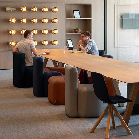 Collaboration Room Office Spaces, Collaborative Spaces Workspaces, Collaboration Spaces In Offices, Modern Co Working Space Design, Workplace Design Collaborative Space, Amenity Space Design, Google Office Design, Contemporary Office Interior Design, Meeting Space Design