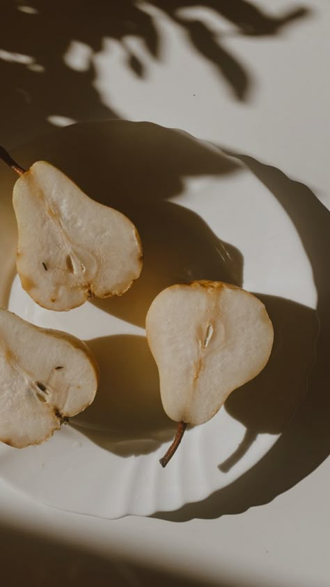 Fruit Photography, Wedding Catering, Still Life Photography, Aesthetic Photo, Food Photo, Light And Shadow, Summer Aesthetic, Aesthetic Food, Food Styling