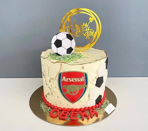 Arsenal Themed Birthday Cake, Arsenal Cake Ideas For Men, Football Birthday Cake For Men, Arsenal Birthday Cakes For Men, Arsenal Cake Ideas Birthdays, Arsenal Birthday Cake, 30th Birthday Cake For Men, Football Pitch Cake, Lfc Cake