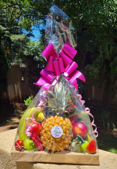 Fruit Basket Diy Gift, Fruit Flower Basket, Wedding Packing, 10 Mayo, Fruit Basket Gift, Food Snapchat, Fruit Basket, Flower Basket, Gingerbread House