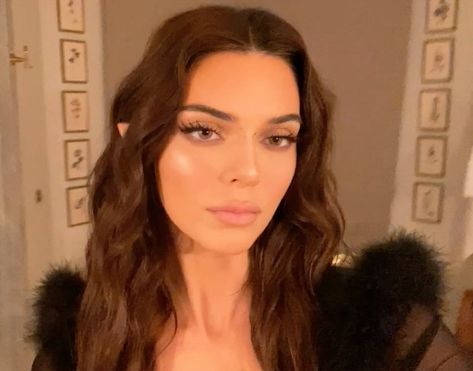 Kendall Jenner Witch Costume, Kendall Jenner Witch, Witch Costume Makeup, Denis Richards, Kendall Jenner Halloween, Kendall Jenner Hair, Kendall Jenner Icons, One For The Money, Penelope Disick