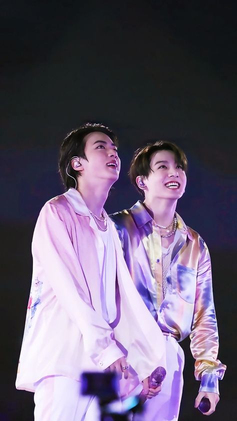 Jin Wallpaper Concert, Jin Kook Wallpapers, Jin And Jungkook Wallpaper, Jinkook Cute Wallpaper, Jin With Jungkook, Jin And Jungkook Cute, Jin Jungkook Wallpaper, Jinkook Wallpapers, Jinkook Wallpaper